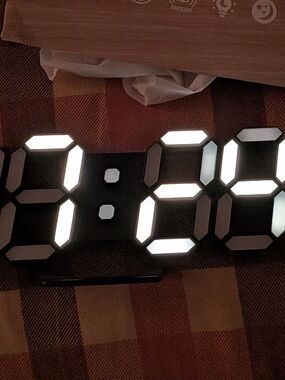 EDUP HOME LED clock (black with white light)